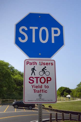 Blue Stop Sign | At the base of Diamond Head Trail | Daniel Ramirez | Flickr