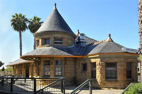 File:Train Station 1 DBW 0204.jpg - Wikimedia Commons