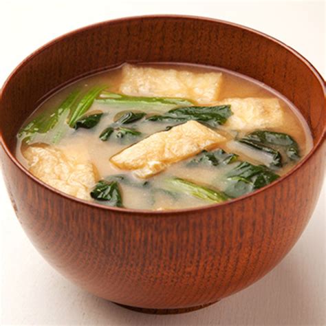 How to Make The Classic Tofu Miso Soup