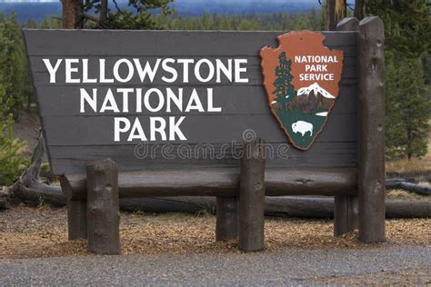 Yellowstone National Park Entry Sign at the South Entrance Editorial Photo - Image of montana ...