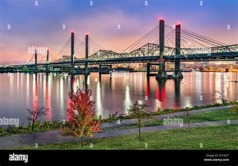 Bridges across the Ohio River between Louisville, Kentucky and ...