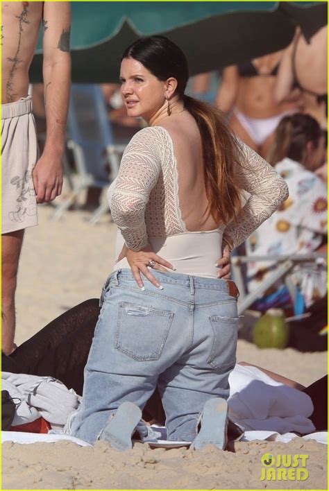 Photo: lana del rey beach day 009 | Photo 4938956 | Just Jared ...