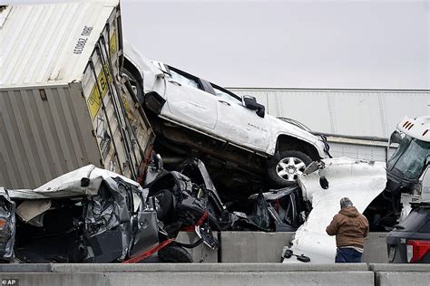 'Multiple injuries' and people trapped in cars after 100 vehicle pile-up on a Texas freeway ...