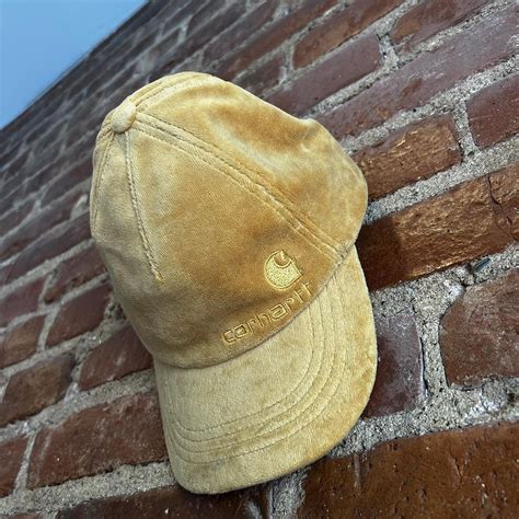 Carhartt WIP velvet cap - Depop