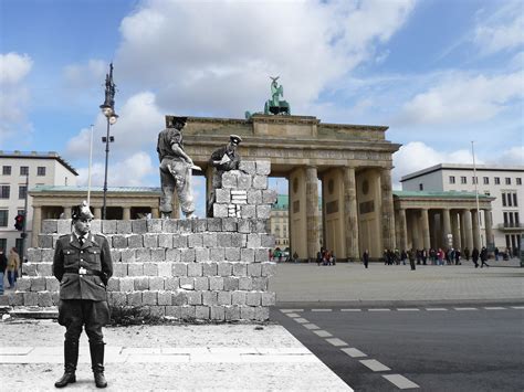 Brandenburg Gate and Berlin Wall - Looking Into The Past #… | Flickr