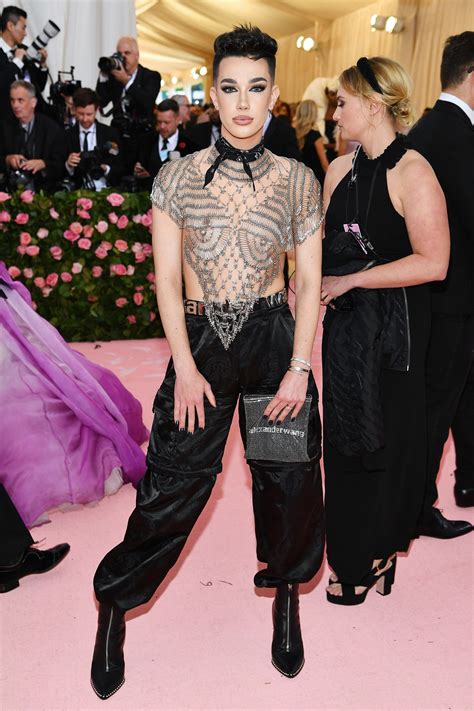 James Charles #metgala 2019 | Moda de alfombra roja, Moda estilo, Alfombra roja