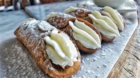 How To Make Authentic Italian Cannoli Recipe | Recipes.net