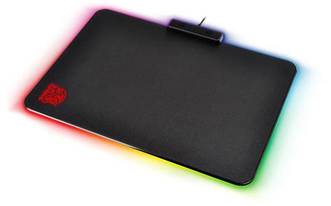 Vous rêviez d'un tapis de souris RGB ? Voici le DRACONEM RGB de chez Tt ...