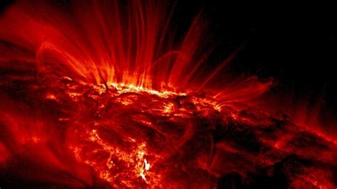 Huge sunspot on the Earth-facing side grows 10 times in size! Earth in danger? | Tech News