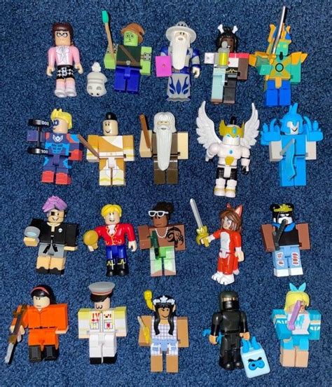 Roblox Action Celebrity Series LOT OF 20 Different Figures +Accessories NO CODES | #4635156987