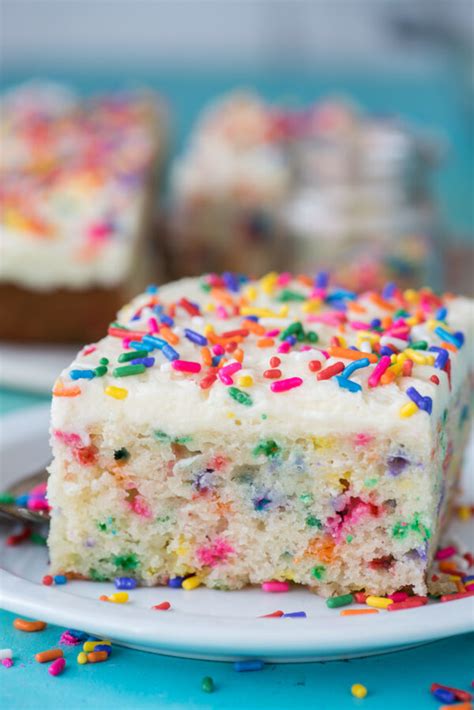 Funfetti Cake (made in 9x13 inch pan - fluffy and moist!)