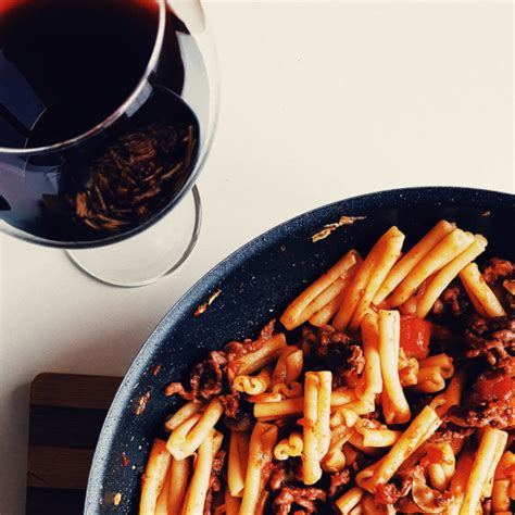 Five Quintessential Red Wine and Food Pairings, and Why They Work | VinePair