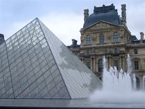 Free Stock photo of The glass pyramid at the Louvre, Paris | Photoeverywhere