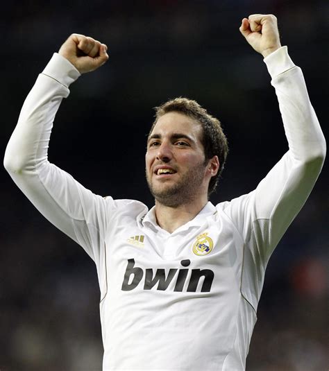 Higuain Madrid - Gonzalo Higuain in Real Madrid v Liverpool - UEFA ...