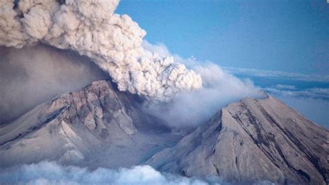 Mount St. Helens eruption: Five facts - CNN