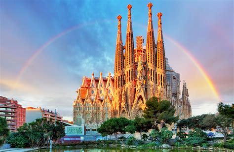 aniversário Porão traduzir igreja sagrada familia barcelona interior ...