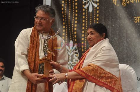 Lata Mangeshkar at Dinanath Mangeshkar awards in Mumbai on 24th April 2012 / Lata Mangeshkar ...