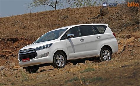 Toyota Innova Crysta Price in India, Images, Mileage, Features, Reviews ...