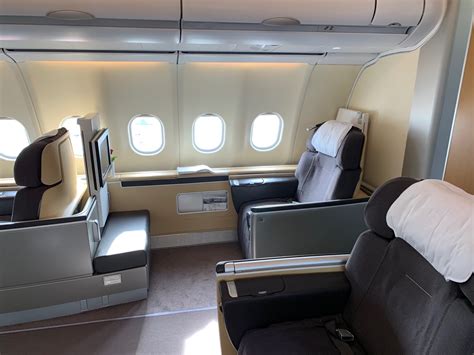 Review: Lufthansa A340-600 First Class Frankfurt To San Francisco - Live and Let's Fly