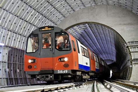 First train travels over new Northern line extension junction - Rail UK