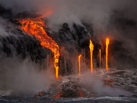 Mesmerizing Pictures of Lava Flows from the Kīlauea Volcano in Hawai'i