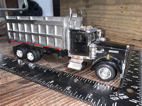 Kenworth W900 1:43 scale truck - very detailed - Toy Construction ...