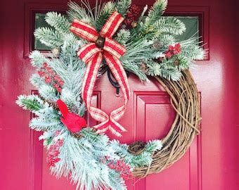 Items similar to Vacation SALE Red Cardinal Wreath, White Christmas Wreath, Yarn Wreath - Red ...