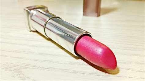 Maybelline Mesmerizing Magenta Color Sensational Matte Lipstick Review ...