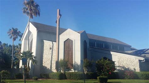 Iglesia Catolica Holy Cross - 12600 Marsfield Ave, Orlando, FL 32837