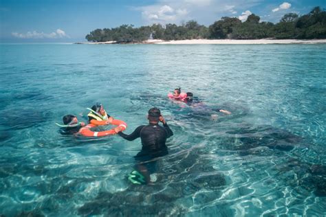 Roatan Snorkeling Excursion Guide