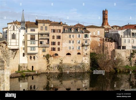 Villeneuve sur lot hi-res stock photography and images - Alamy