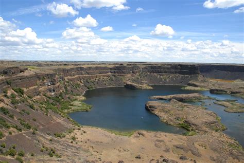 Dry Falls, WA - Ten times the size of Niagara, Dry Falls is thought to ...