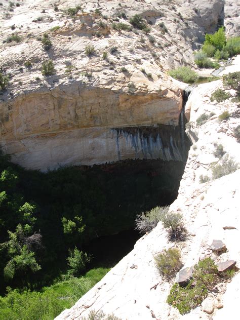 Lower Calf Creek Falls - Your Hike Guide