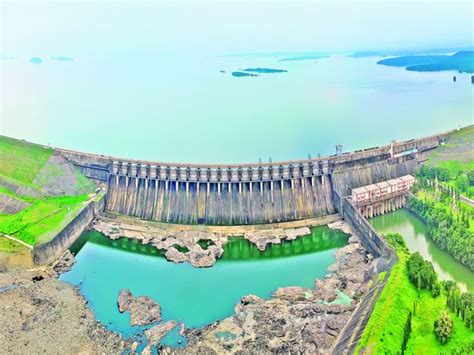 In the New Year, the water revenue in the Ukai Dam remains unchanged, level 345 feet | નવા વર્ષે ...