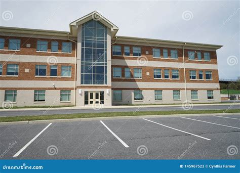 19,566 Modern School Building Photos - Free & Royalty-Free Stock Photos ...