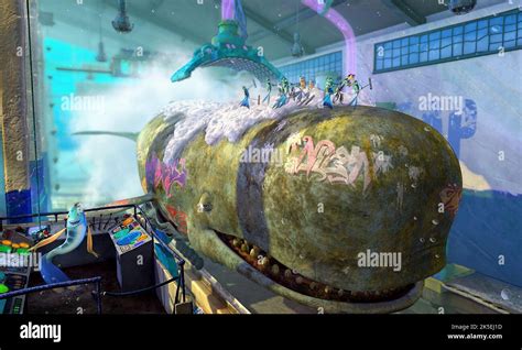 WHALE WASH SCENE, SHARK TALE, 2004 Stock Photo - Alamy