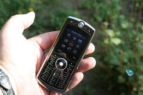 Mobile-review.com Обзор GSM-телефона Motorola L9