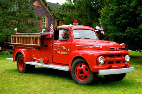 Old School Fire Truck @ Upstate NY 2012 | Fire engine, Fire trucks ...