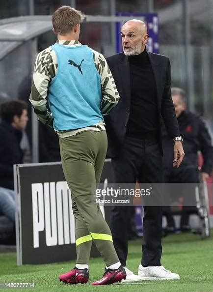 AC Milan coach Stefano Pioli issues instructions to his player... News ...