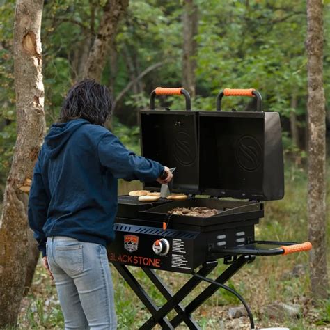 Blackstone Tailgater 17 inch Portable Griddle and Grill Combo - 1550 - Overlanded