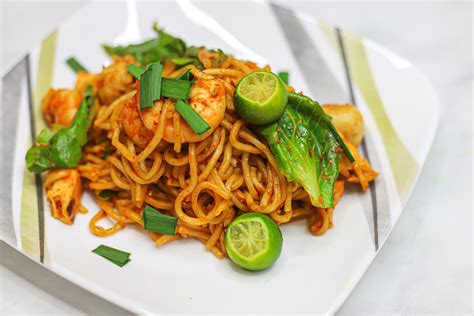 Mee Goreng Recipe - Maya Kitchenette