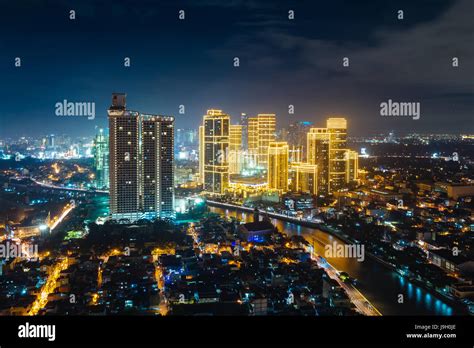 Makati city skyline Stock Photo - Alamy