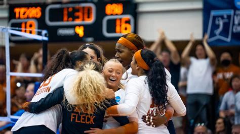 Freshman Emma Halter shines for Texas Final Four volleyball team