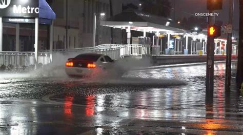 New Year’s Eve storm floods streets, strands motorists, cancels horse ...