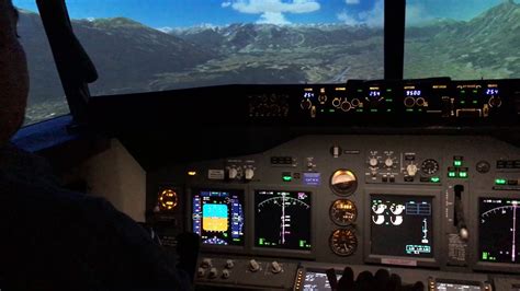 Boeing 737NG landing in Innsbruck (Simulator) JETAV - YouTube