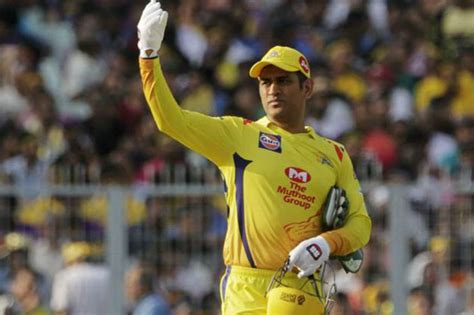 Dhoni fans shaken, in tears over his leaving CSK captancy - Excel India ...