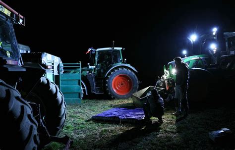 Manifestation des agriculteurs : le convoi de tracteurs veut arriver à Rungis "d'une manière ou ...