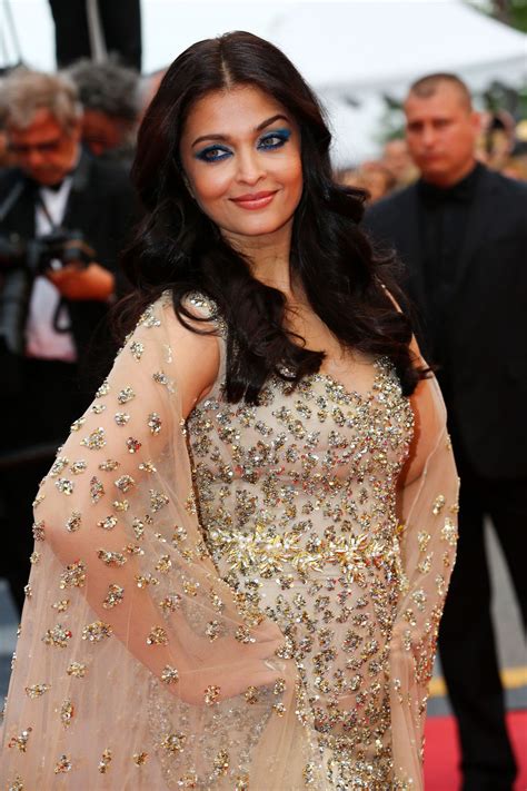 Aishwarya Rai Bachchan Style, Clothes, Outfits and Fashion • CelebMafia