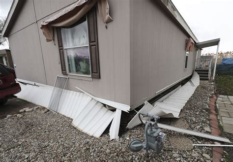 Utah earthquake damage: Photos of Salt Lake City, Angel Moroni statue ...