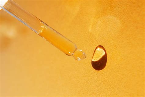 How to Use Baby Oil for Supple, Moisturized Skin